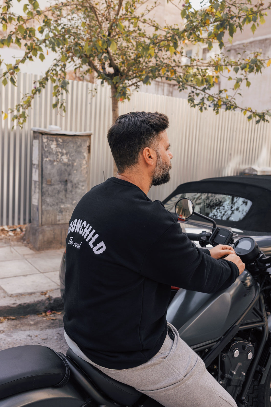 The Road Footer Black